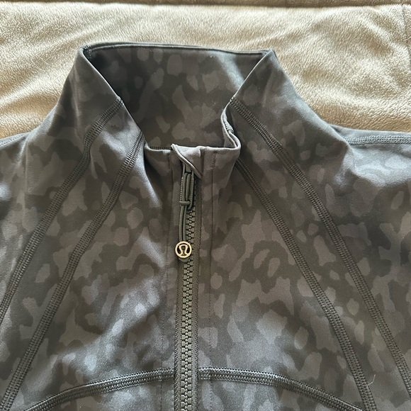 NWOT Lululemon Define Jacket - Picture 6 of 16